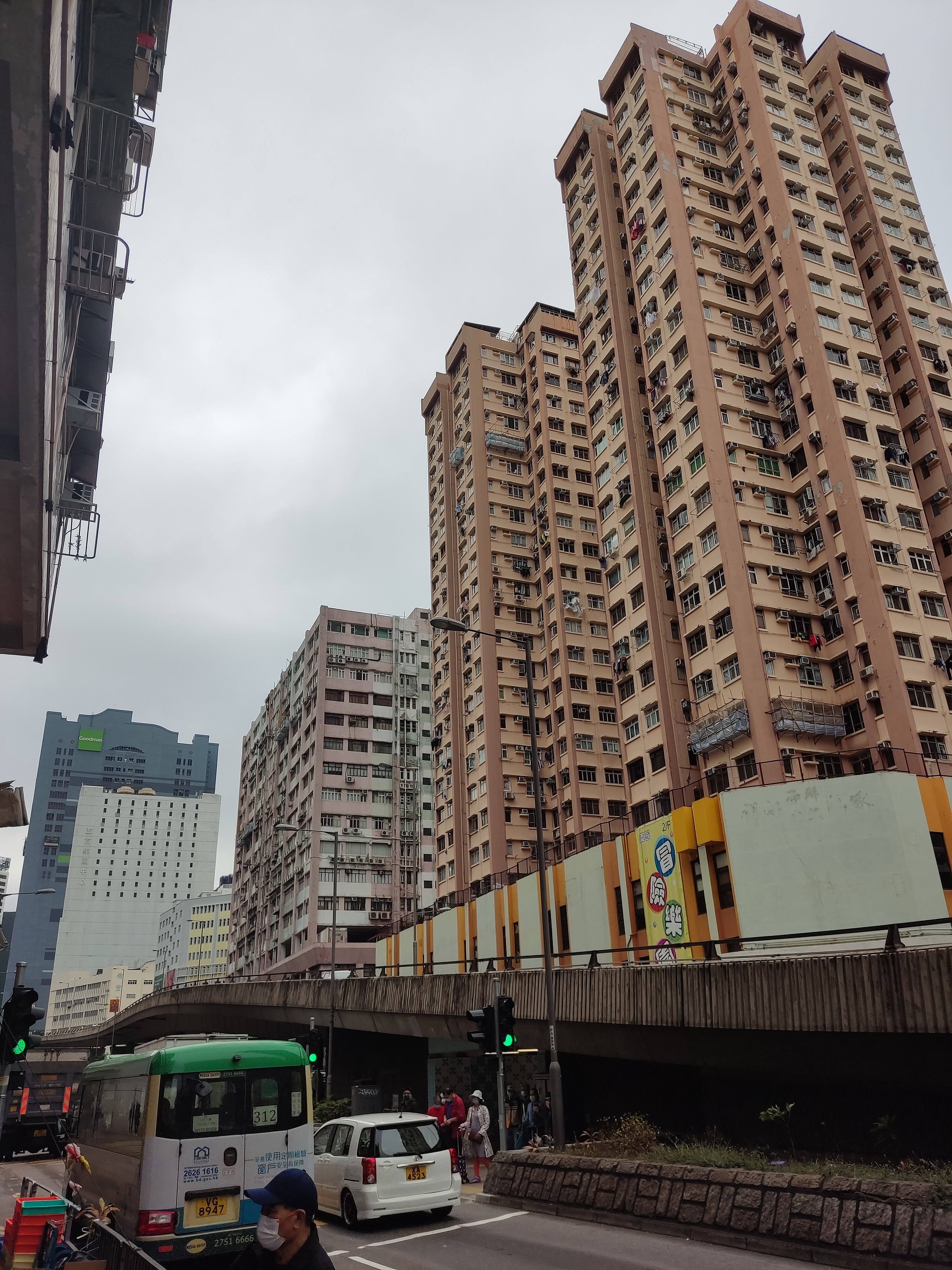 File:HK TW 荃灣 Tsuen Wan 德士古道 36-60 Texaco Road 東亞花園 East 
