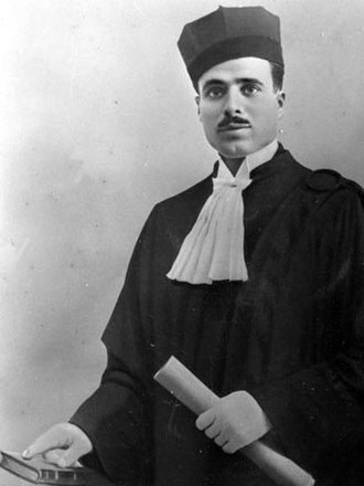 Bourguiba wearing his lawyer dress in 1927