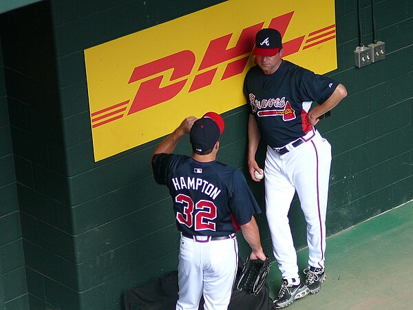 McDowell (right) with Braves pitcher Mike Hampton in 2008.
