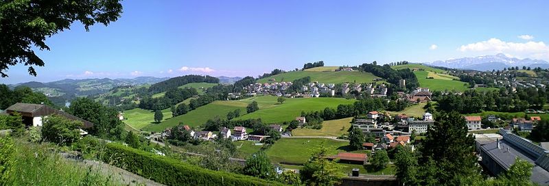 File:Herisau AR, auf der Rüti bei mit Sicht auf den Alpstein - Juli 2010 - panoramio.jpg