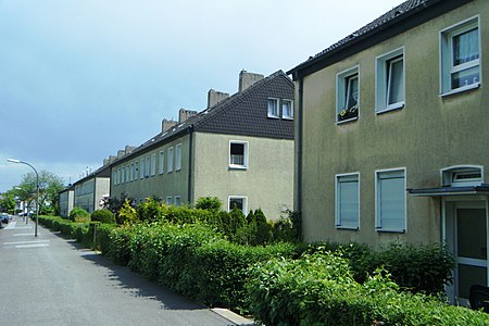 Hessische Straße 2012. Typische Häuserzeile