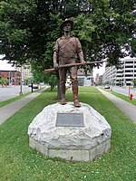 Pejalan kaki di Billings Parkir di Syracuse NY.JPG