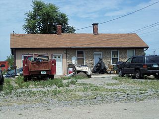 <span class="mw-page-title-main">House at 2212 W. River Drive</span> Historic house in Iowa, United States