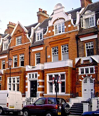 <span class="mw-page-title-main">Earl's Court Square</span>