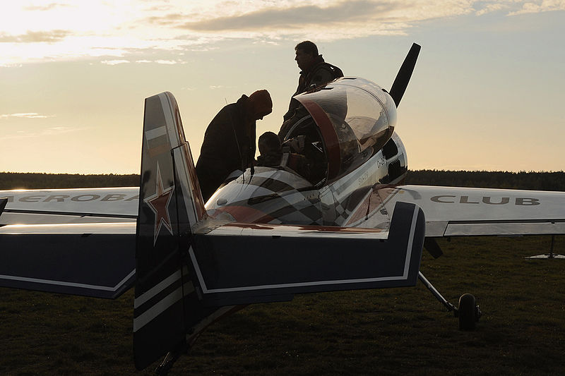 File:In the evening before flight.Su-29 RA-1475G (6189655356).jpg