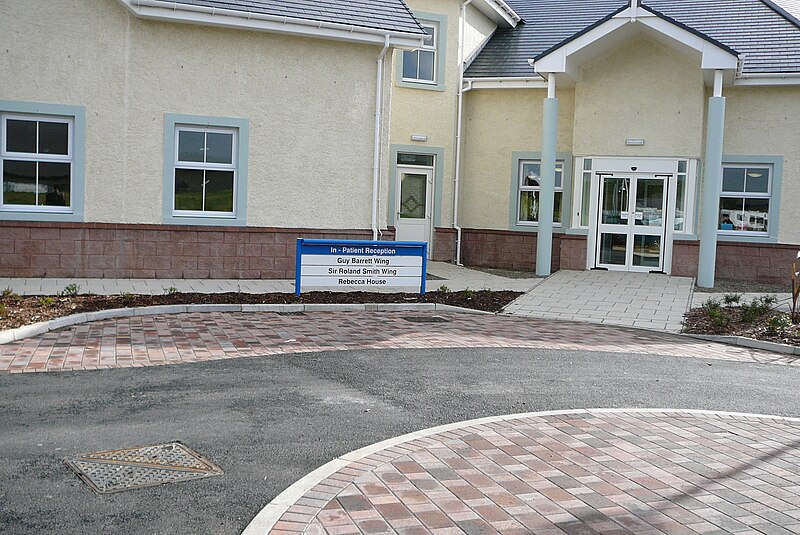 File:Isle of Man Hospice In-Patient Reception sign 2007.JPG