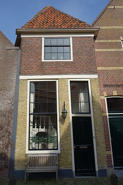 File:Italiaanse Zeedijk 79, Hoorn.JPG