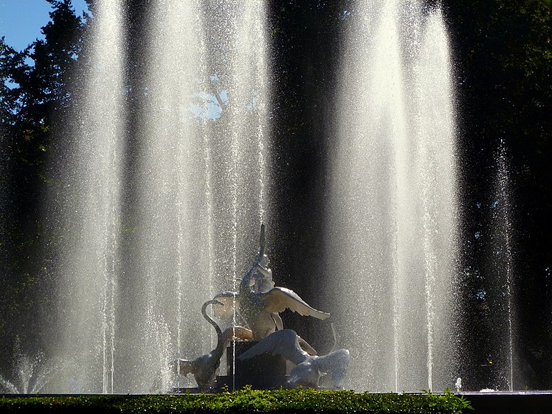 File:Ivasik-Telesyk Fountain in Lviv.JPG