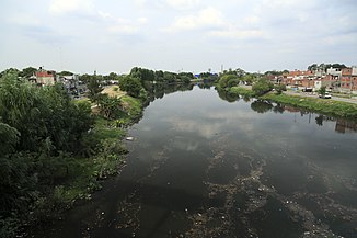 Blick auf den Riachuelo von der Puente Alsina