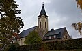 Evangelische Lutherkirche: 1933 errichtete Saalkirche mit angebautem Pfarrhaus.