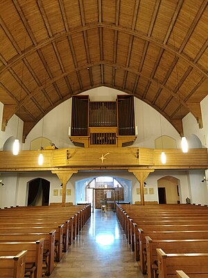 Kirche St. Katharina Leimen (Pfalz), Kirchenschiff zur Orgel.jpg