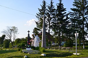 Пам’ятник землякам (1976 рік) біля перехрестя доріг