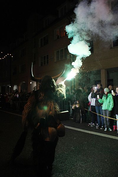 File:Krampus show - Hluboká nad Vltavou. (012).jpg