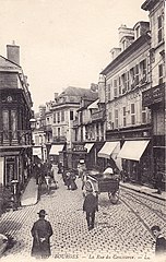 BOURGES - La Rue du Commerce