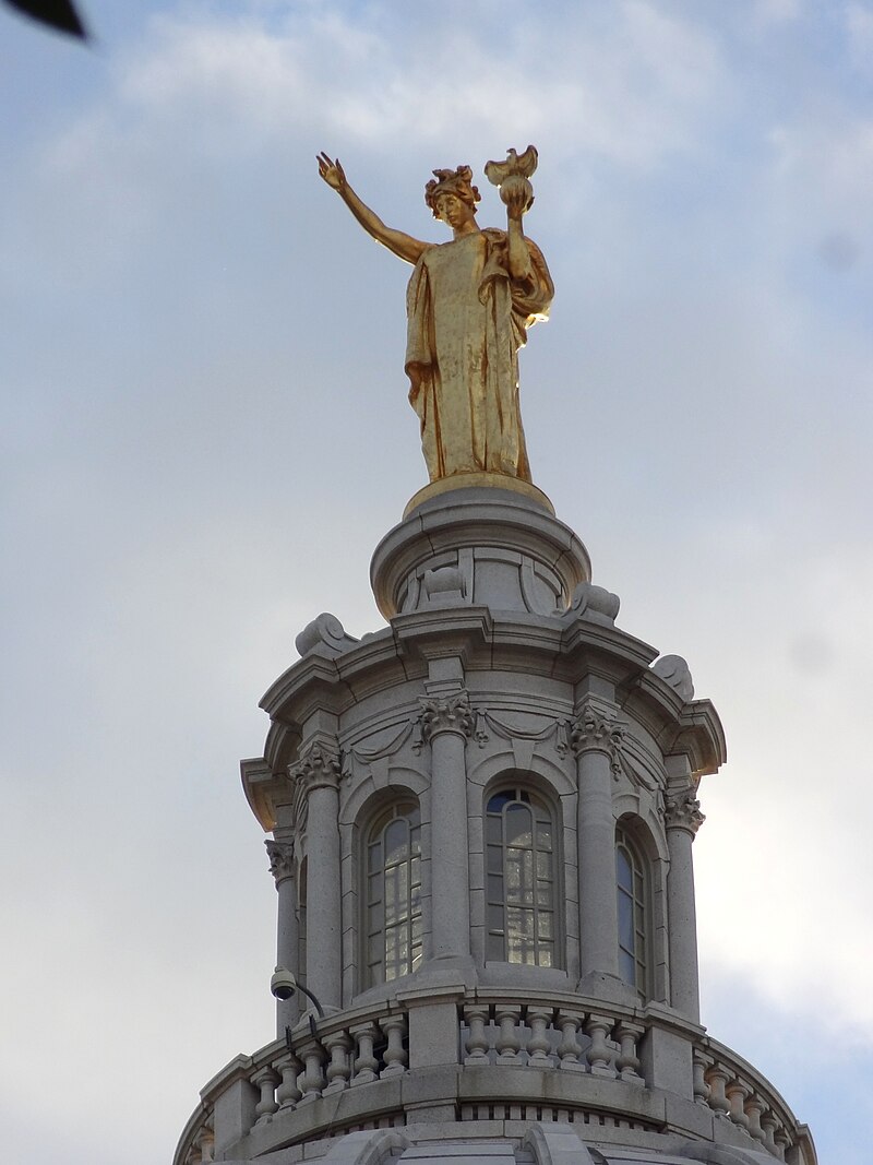 Wisconsin (statue) - Wikipedia