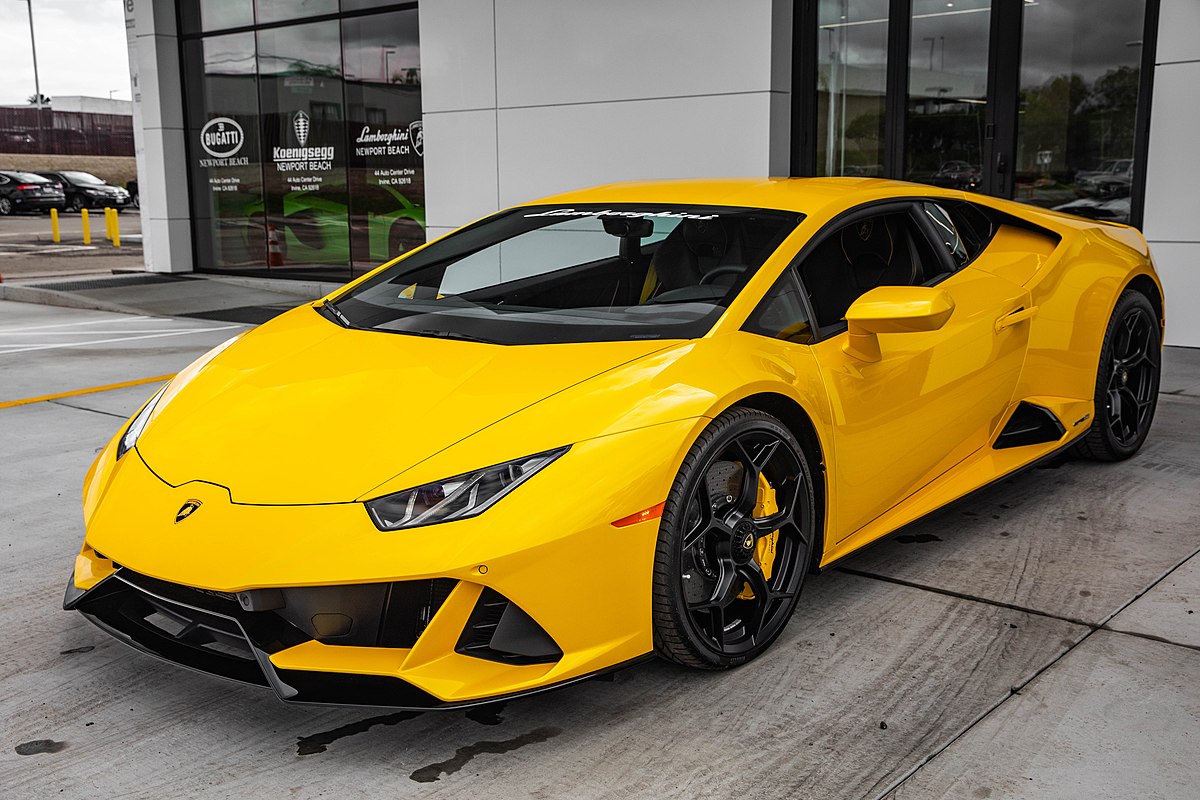 File:Lamborghini Huracan EVO coupè in Giallo Inti.jpg - Wikipedia