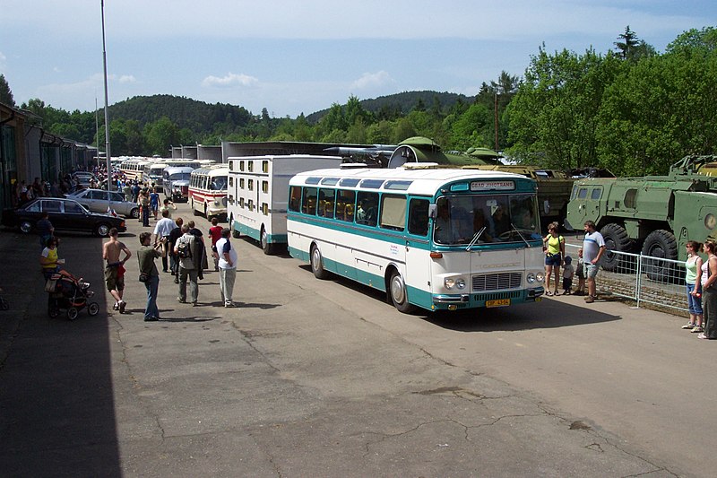 File:Lešany, Vojenské muzeum, Škoda ŠD 11 Jihotrans, v konvoji.JPG