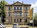 Mietshaus in offener Bebauung