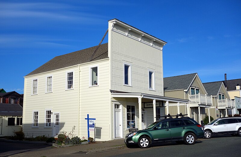 File:Lemos' Saloon - Mendocino, California - DSC01738.JPG