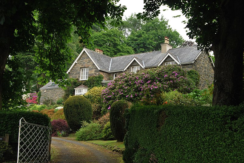 File:Llanfachreth Old Vicarage.JPG