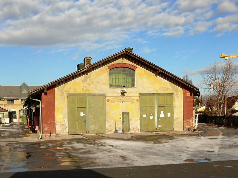 File:Lohner Werk Donaufelderstraße Halle.JPG