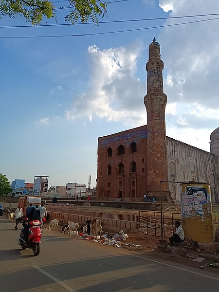 File:Mahmud Gawan Madrasa 11.jpg