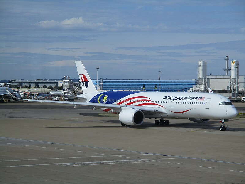 File:Malaysia Airlines A350-941 (9M-MAC) taxiing at London Heathrow Airport.jpg