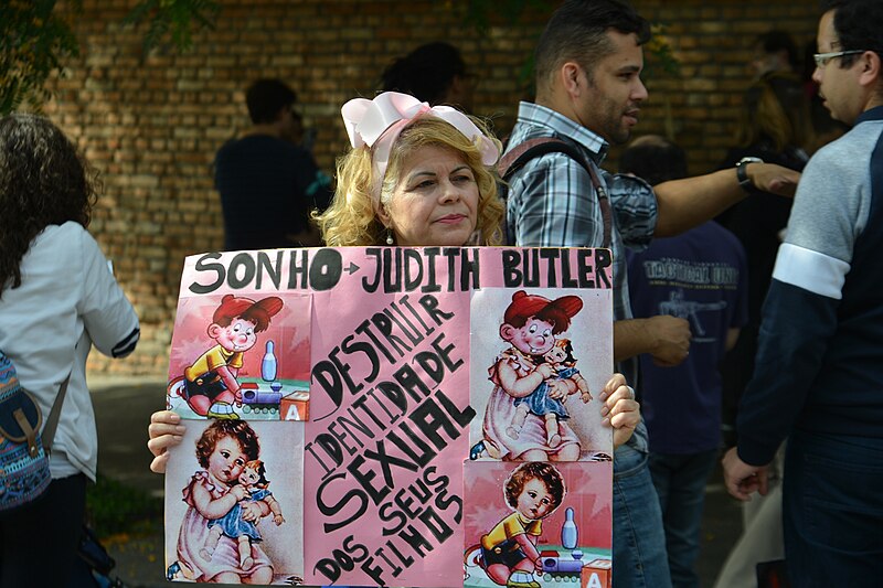 File:Manifestantes protestam contra e a favor de filósofa Judith Butler em São Paulo (38245843701).jpg