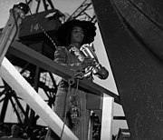 Певицата Мариан Андерсън на церемонията по „кръщаването“ на търговския кораб, първият наречен в чест на афроамериканец – Букър Талиафер Вашингтон