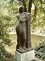 Medgyessy Ferenc sírja Budapesten. Kerepesi temető: 34/2-1-9. A szobrász saját alkotása