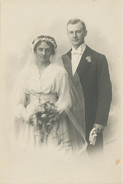 File:Mette og Arne Sødal (1916) (17394329804).jpg