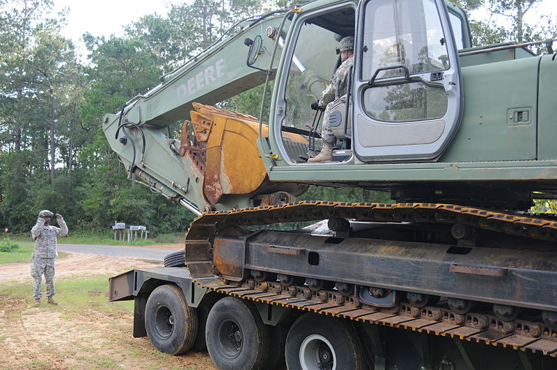 File:Mississippi National Guard engineers work to save Percy Quinn levee DVIDS656288.jpg