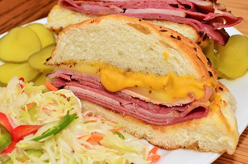 File:Mmm... ham, pastrami, and corned beef on an onion roll (6198207029).jpg