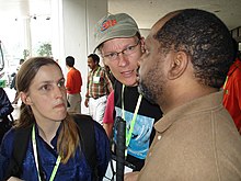حوار بين محمد توفيق بلو والكفيفة الألمانية Sabriye Tenberken والسيد Paul Kronenberg - على هامش المؤتمر الثاني عشر للمجلس الدولي لتعليم المعاقين بصريًا (ICEVI) - ماليزيا - كوالالمبور 2006