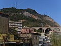 Italiano: Ilmonte Gazzo, fotografato da un ponte sul torrente Chiaravagna