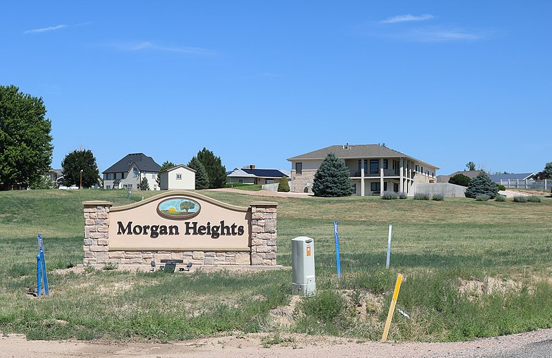 File:Morgan Heights, Colorado.JPG