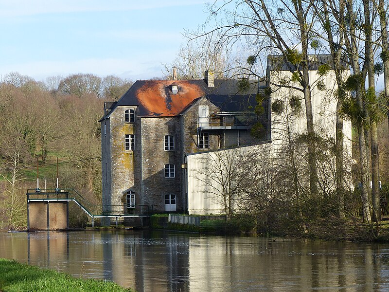 File:Moulin de Carmenais.jpg