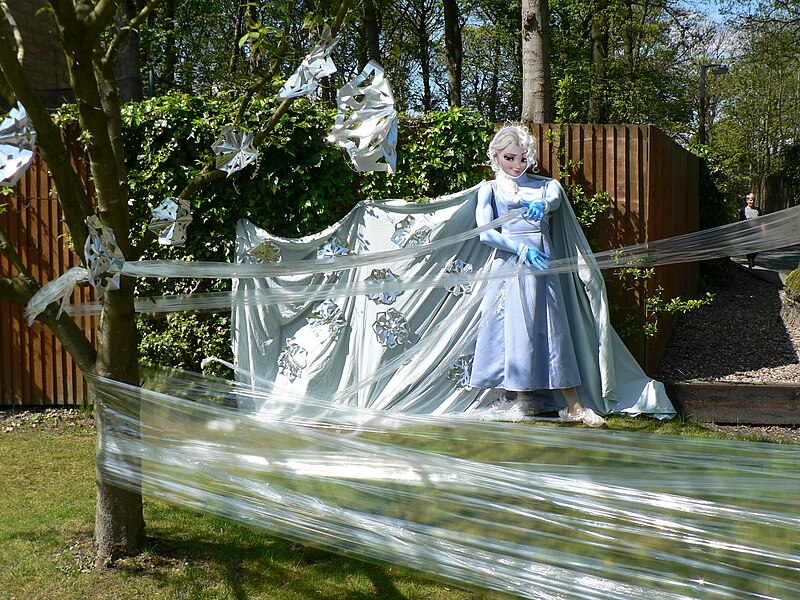 File:Northowram Scarecrow Festival 2014 58.jpg