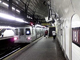 Ny subway A181 uptown platform.jpg