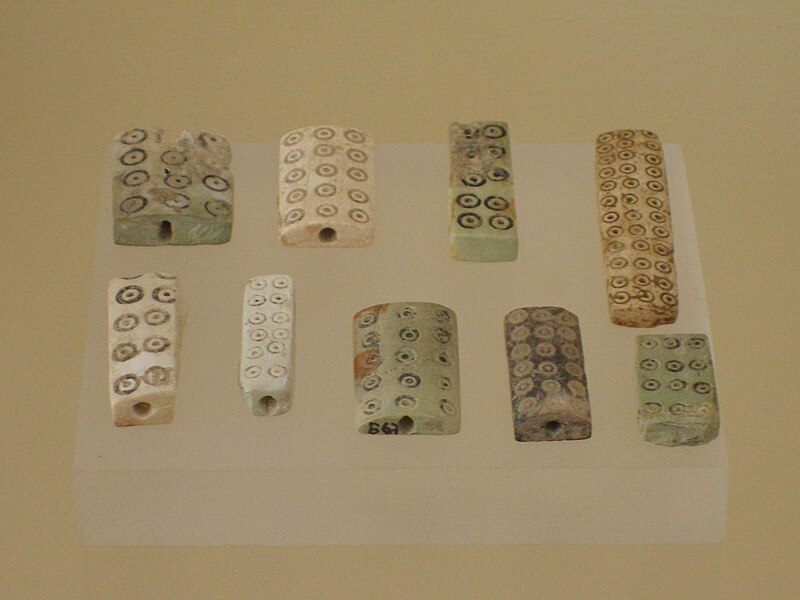 File:Objets Délion Paros2.JPG