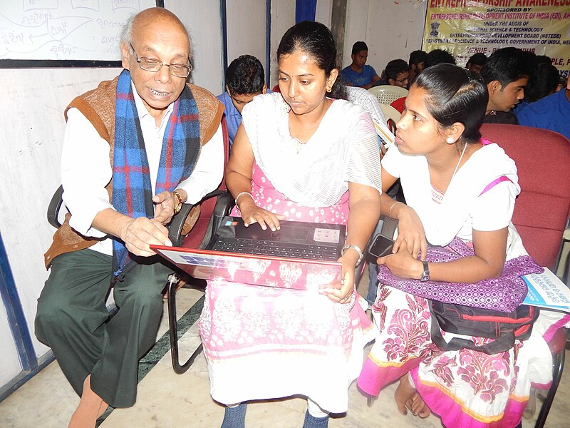 File:Odia Wikipedia Puri Workshop 20122015-003.jpg