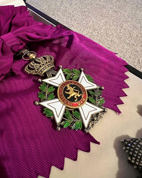 File:Order of Leopold Grand Cross badge (obverse).png