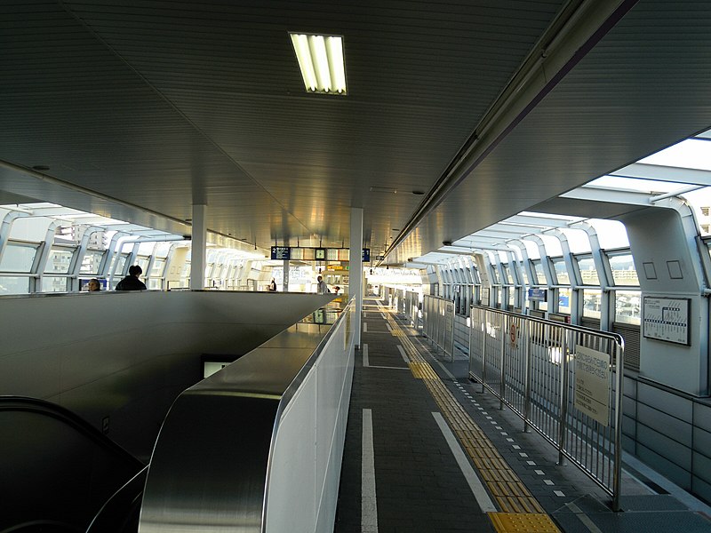 File:Osaka-monorail Minamiibaraki station platform - panoramio.jpg