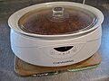 A w:slow cooker Oval Crock Pot