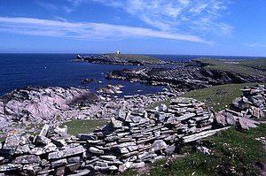 The east coast of Mousa towards the Peerie Bard. Peeriebard.jpg