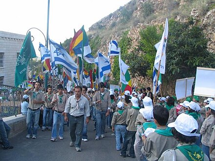 PikiWiki Israel 1337 Druze scouts at jethro holy place צופים דרוזים בקבר יתרו.jpg