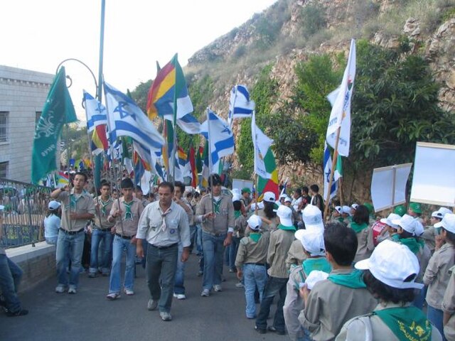 Scouts near Tiberias marching to the tomb of Jethro (2006)