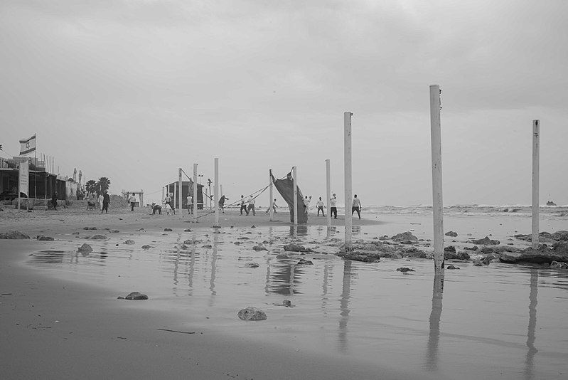 File:PikiWiki Israel 51638 winter at bat yam beach.jpg