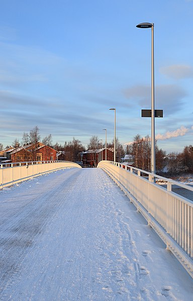 File:Pikisaarensilta Oulu 20181206.jpg