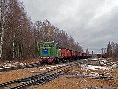 TU4-2170 with freight train, 2015